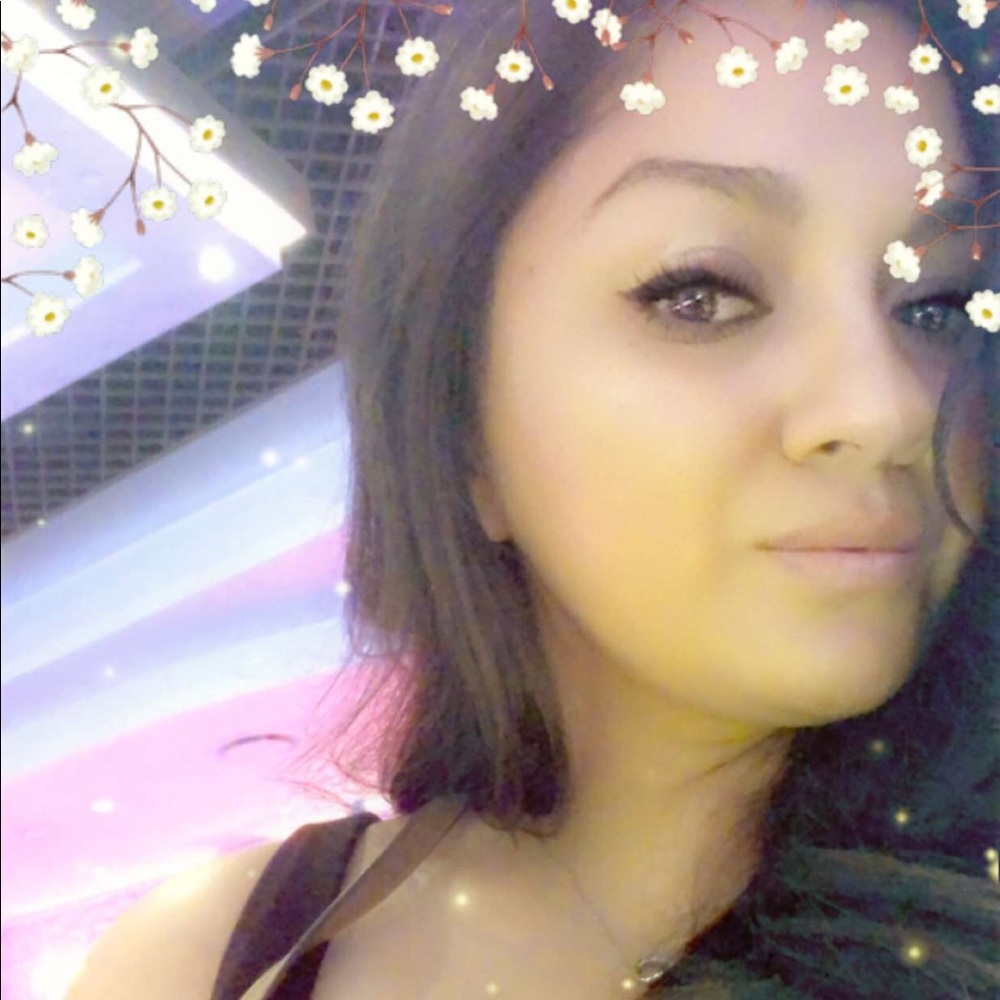 Meet your Posher, Alondra